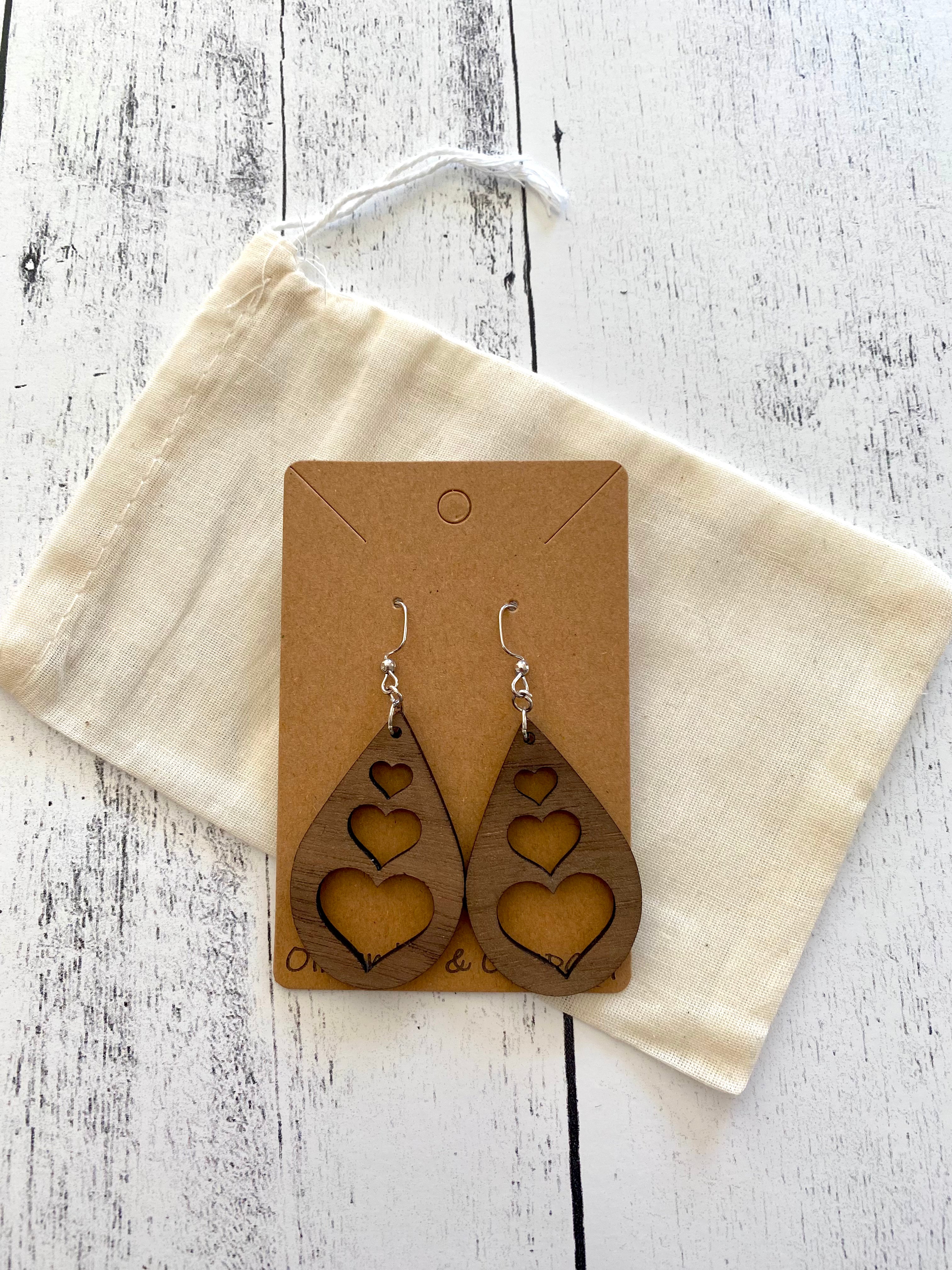 wood laser earrings with hearts with muslin fabric pouch